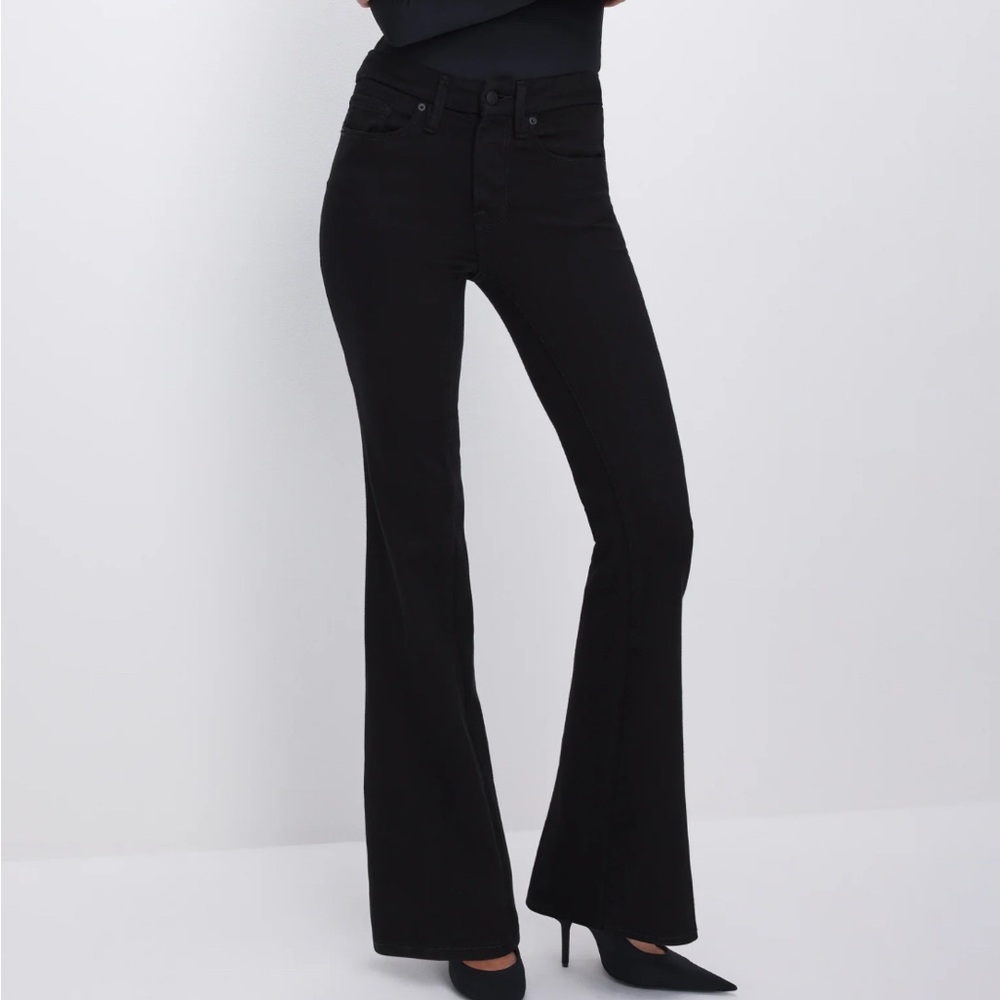 Good American GOOD LEGS FLARE NEVER FADE JEANS